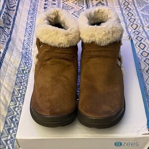 Bzees Women's Brown And Cream Winter Boots with Faux Fur